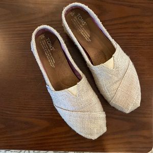 Toms flats ladies shoes. Beige with pink glitter’s in fabric.